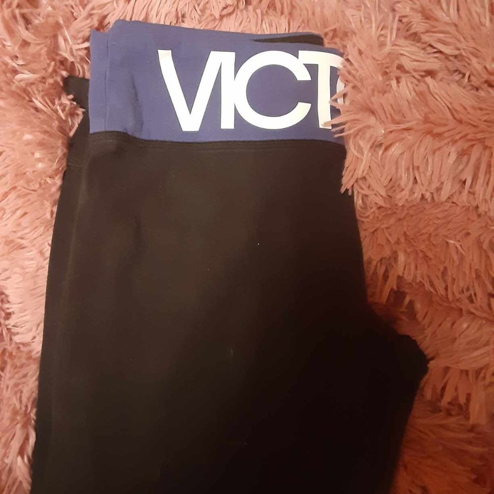 Victoria's Secret Sport Capri Leggings